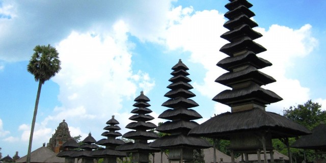 Wisata Religi di Pura Taman Ayun, Bali